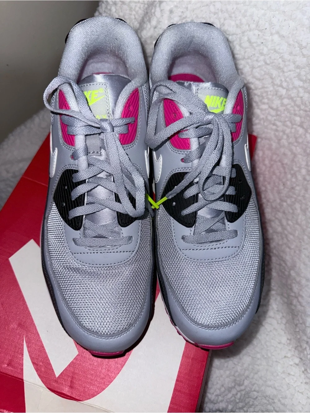 Nike Air Max 90 Essential Low Wolf Grey Rush Pink Sneakers, Size 9.5 Men